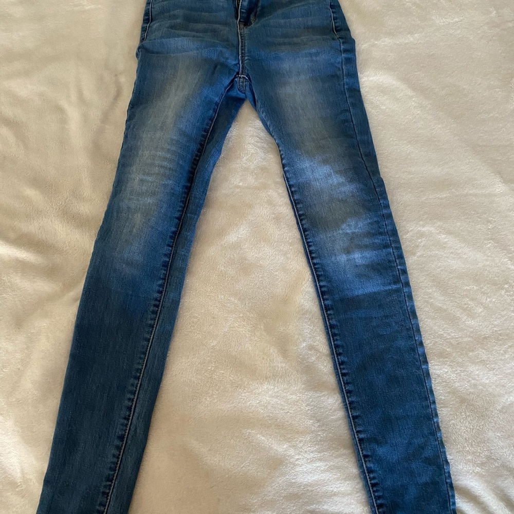 Skinny blue jeans